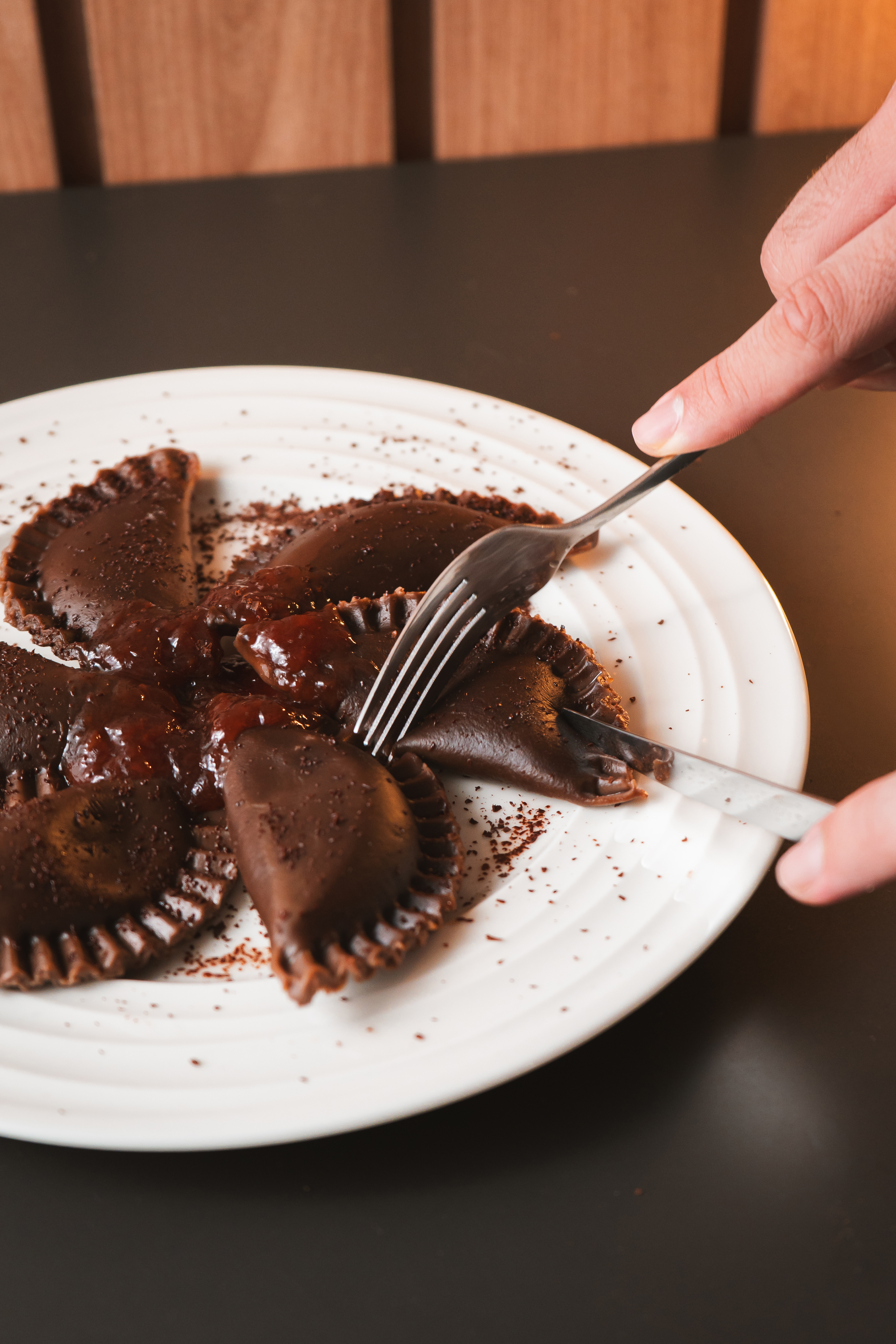 Mezzelune de Cacau com Ganache de Chocolate Branco